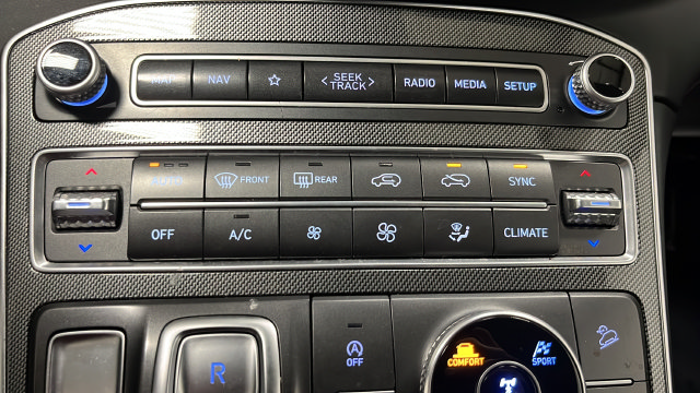 Used 2023 Hyundai Santa Fe SEL w/ Premium Package AWD/4WD image 18