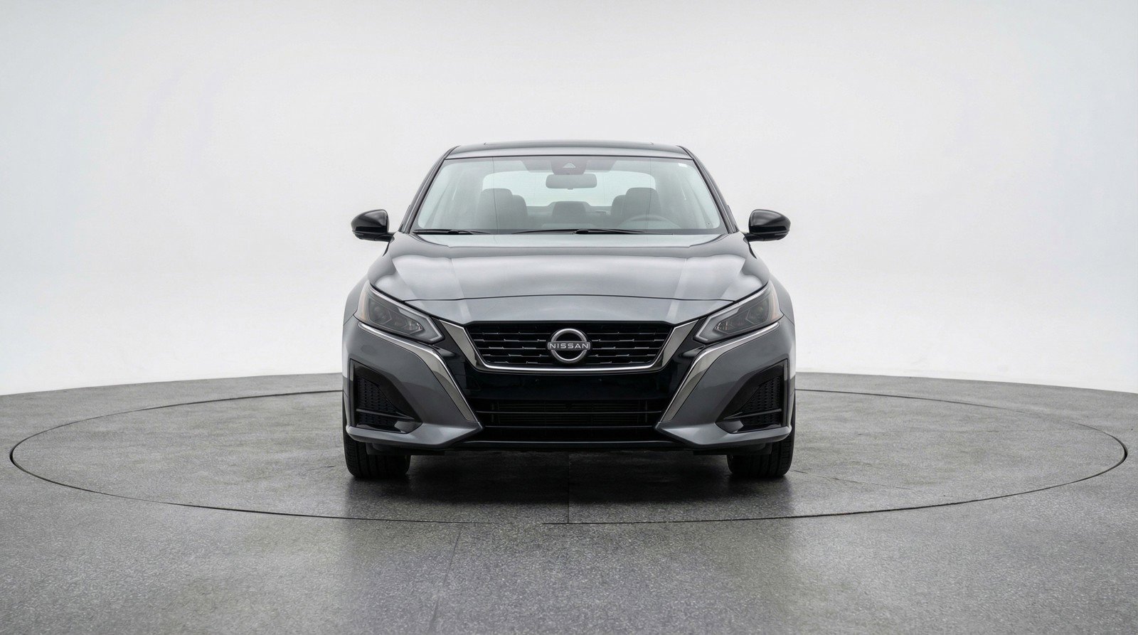 Used 2025 Nissan Altima 2.5 SV image 2