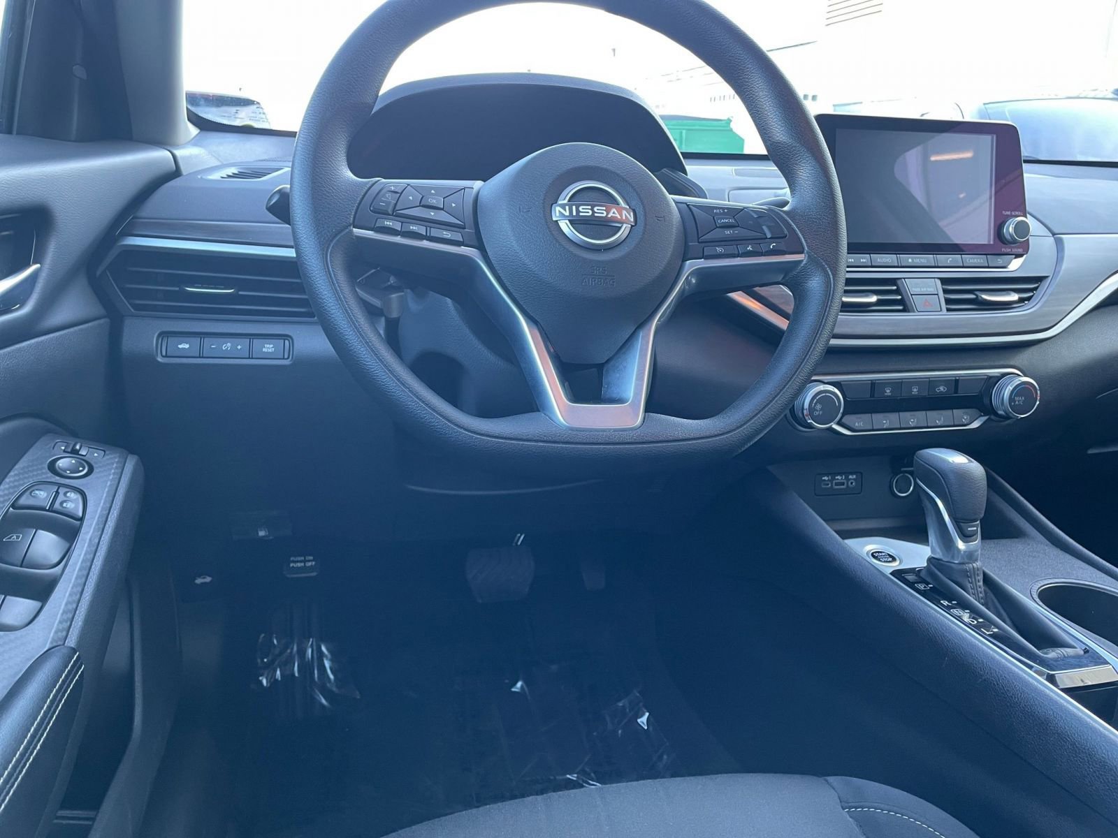 Used 2025 Nissan Altima 2.5 SV image 33