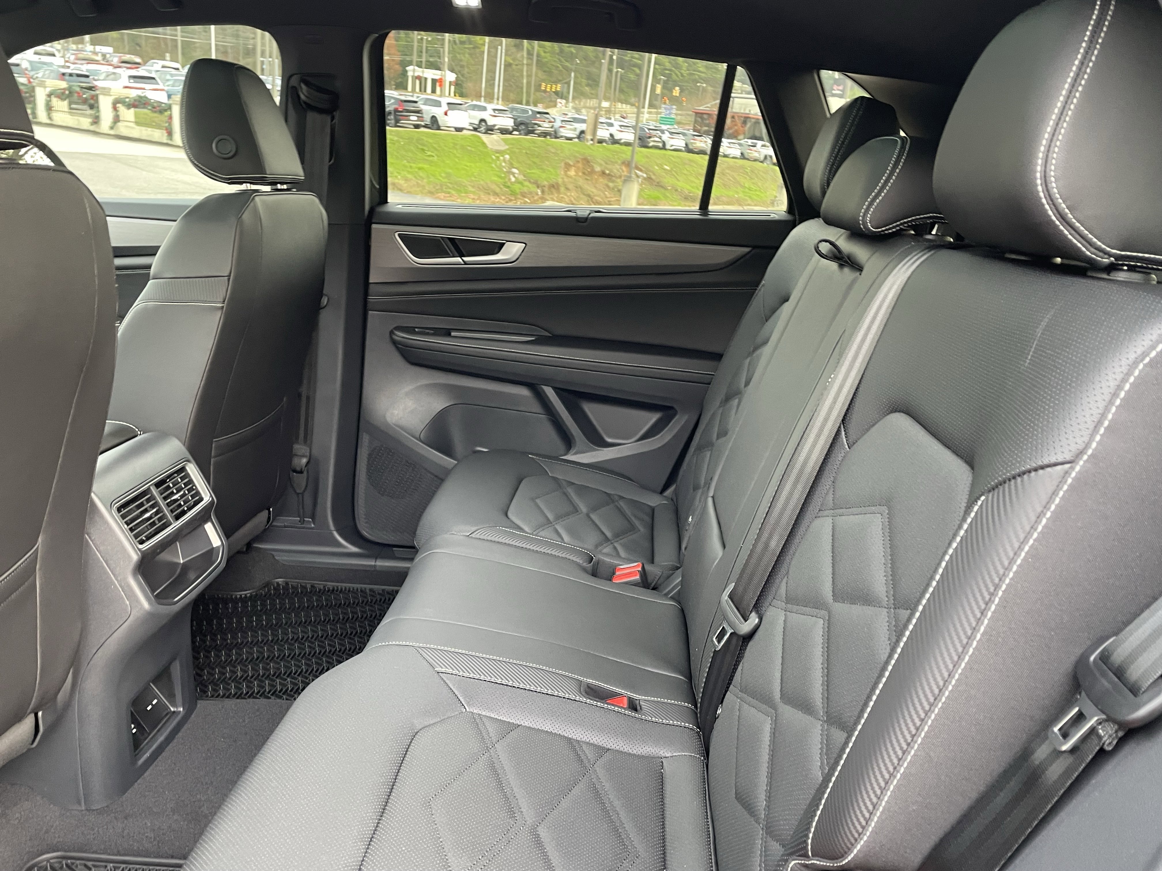 New 2026 Volkswagen Atlas Cross Sport SE image 10