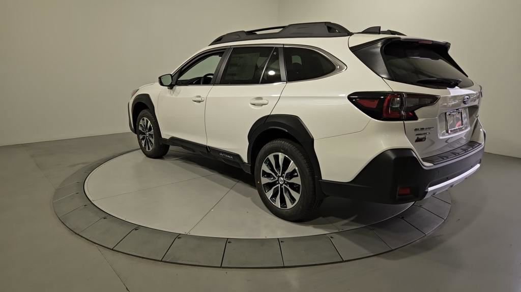 Used 2025 Subaru Outback Limited image 3