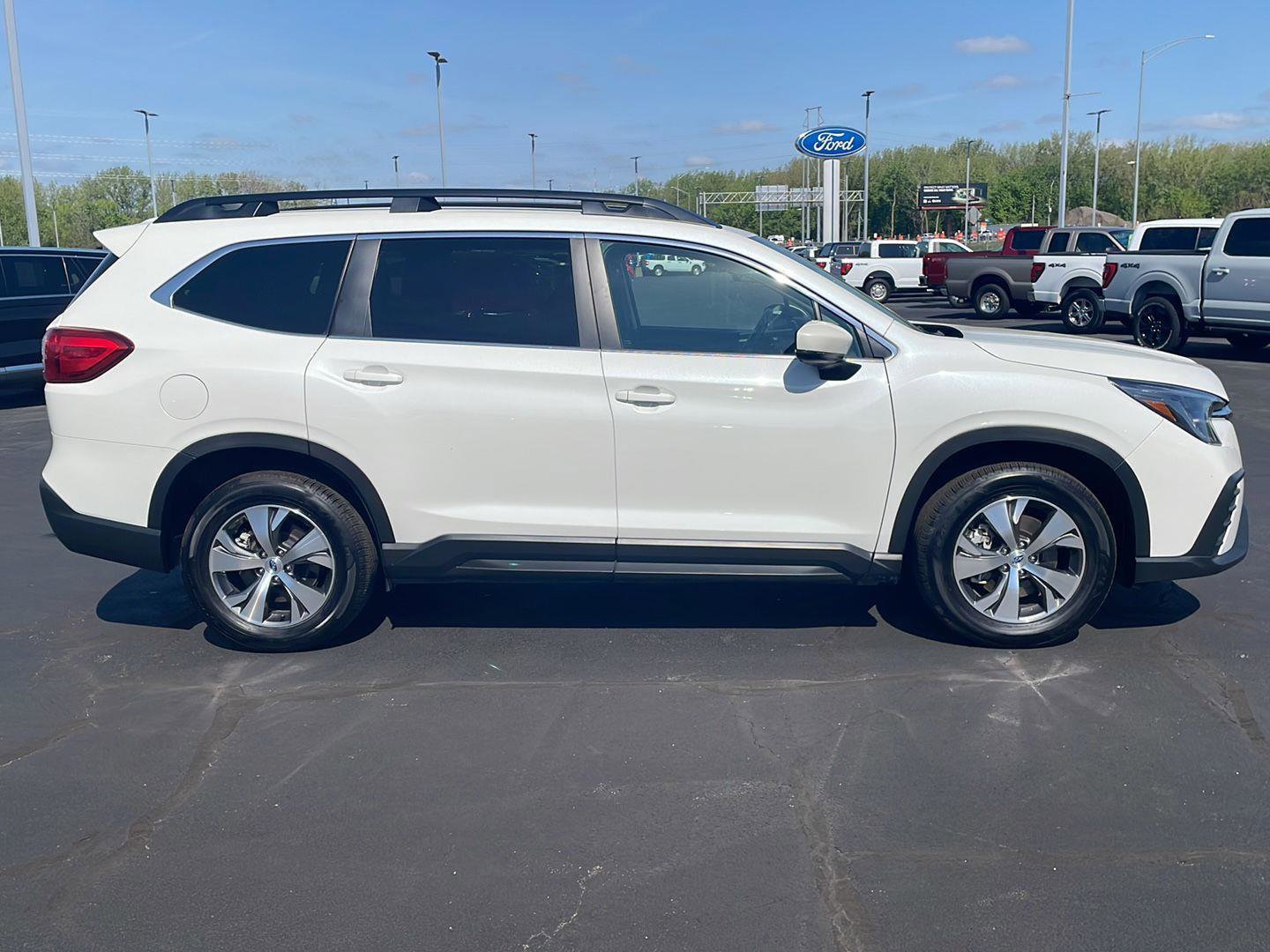 Used 2025 Subaru Ascent Premium AWD/4WD image 6