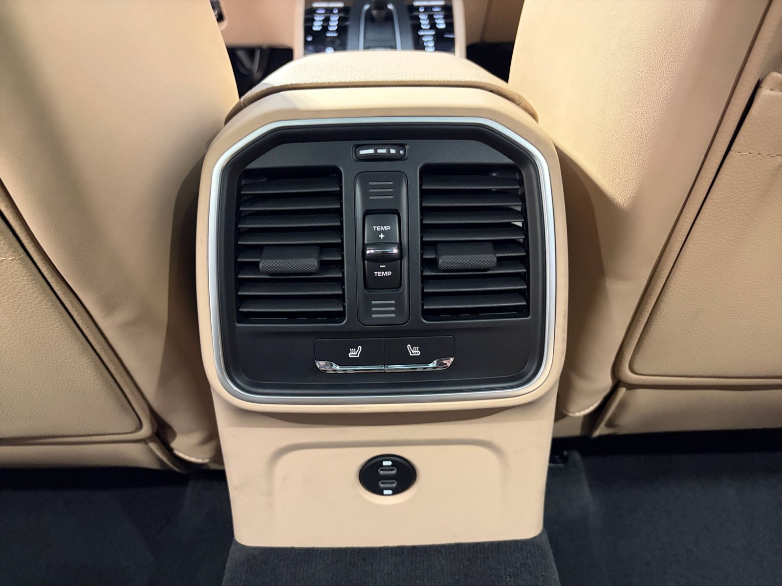 Certified 2026 Porsche Macan AWD/4WD image 47