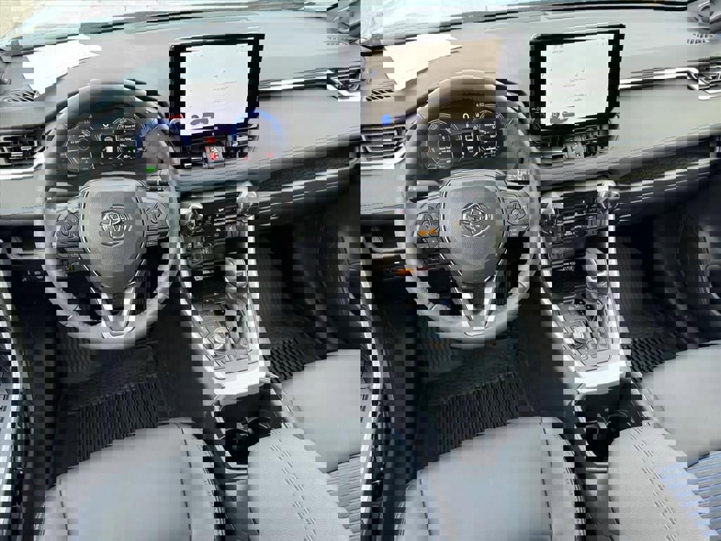 Used 2025 Toyota RAV4 XSE w/ Advanced Technology Package image 11