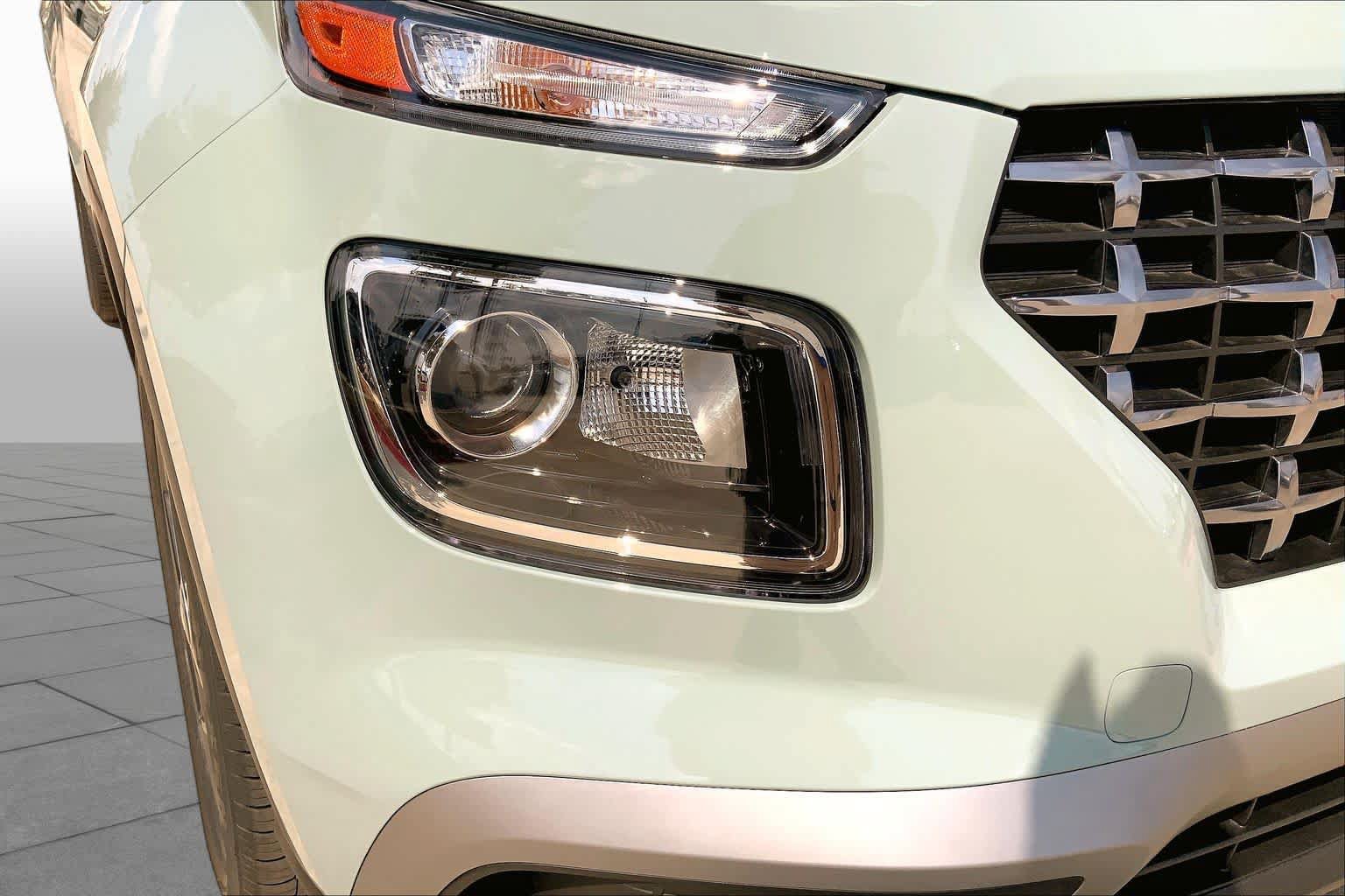 New 2026 Hyundai Venue SEL FWD image 13