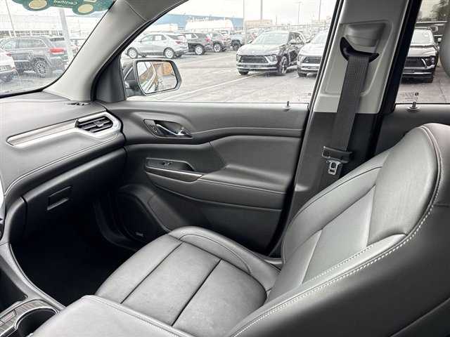 Certified 2023 GMC Acadia SLT w/ Preferred Package image 11
