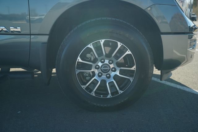 Used 2024 Nissan Titan SV w/ SV Convenience Package image 42