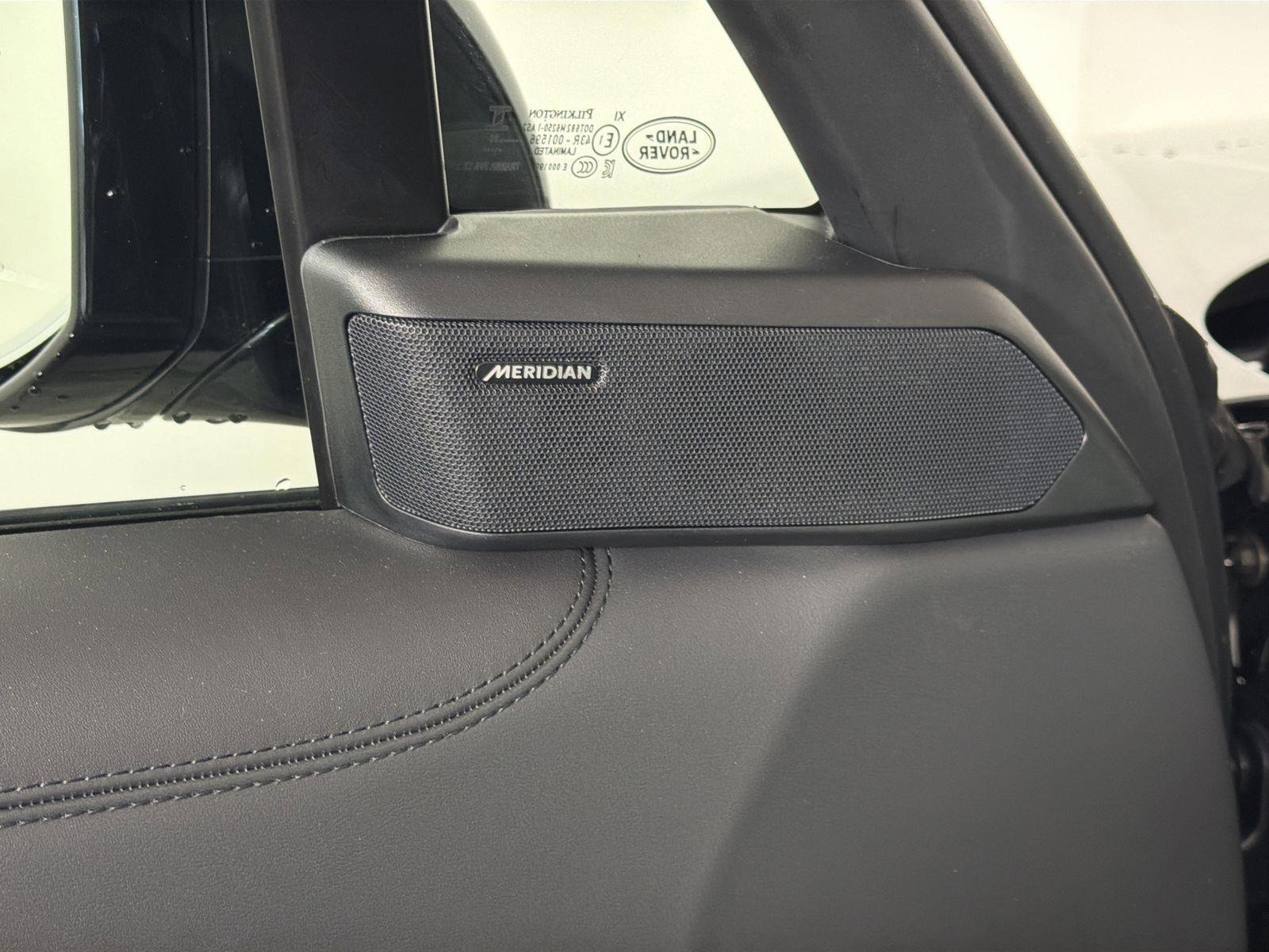 New 2025 Land Rover Range Rover Long Wheelbase SE image 22