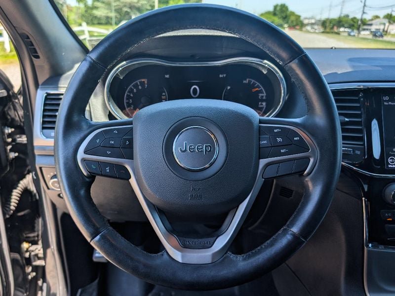 Used 2020 Jeep Grand Cherokee Altitude AWD/4WD image 22