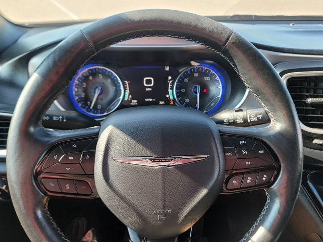 Used 2020 Chrysler Pacifica Touring-L Plus FWD image 34