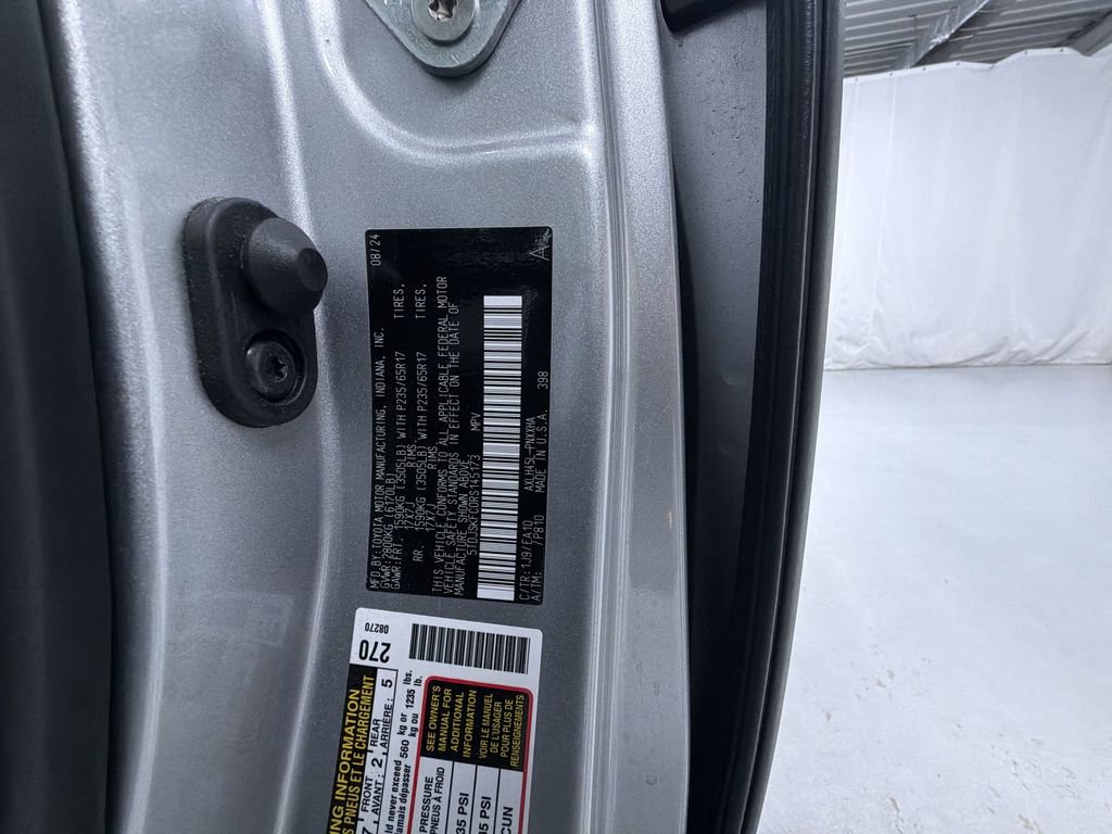 Certified 2024 Toyota Sienna XLE w/ XLE Plus Package AWD/4WD image 16