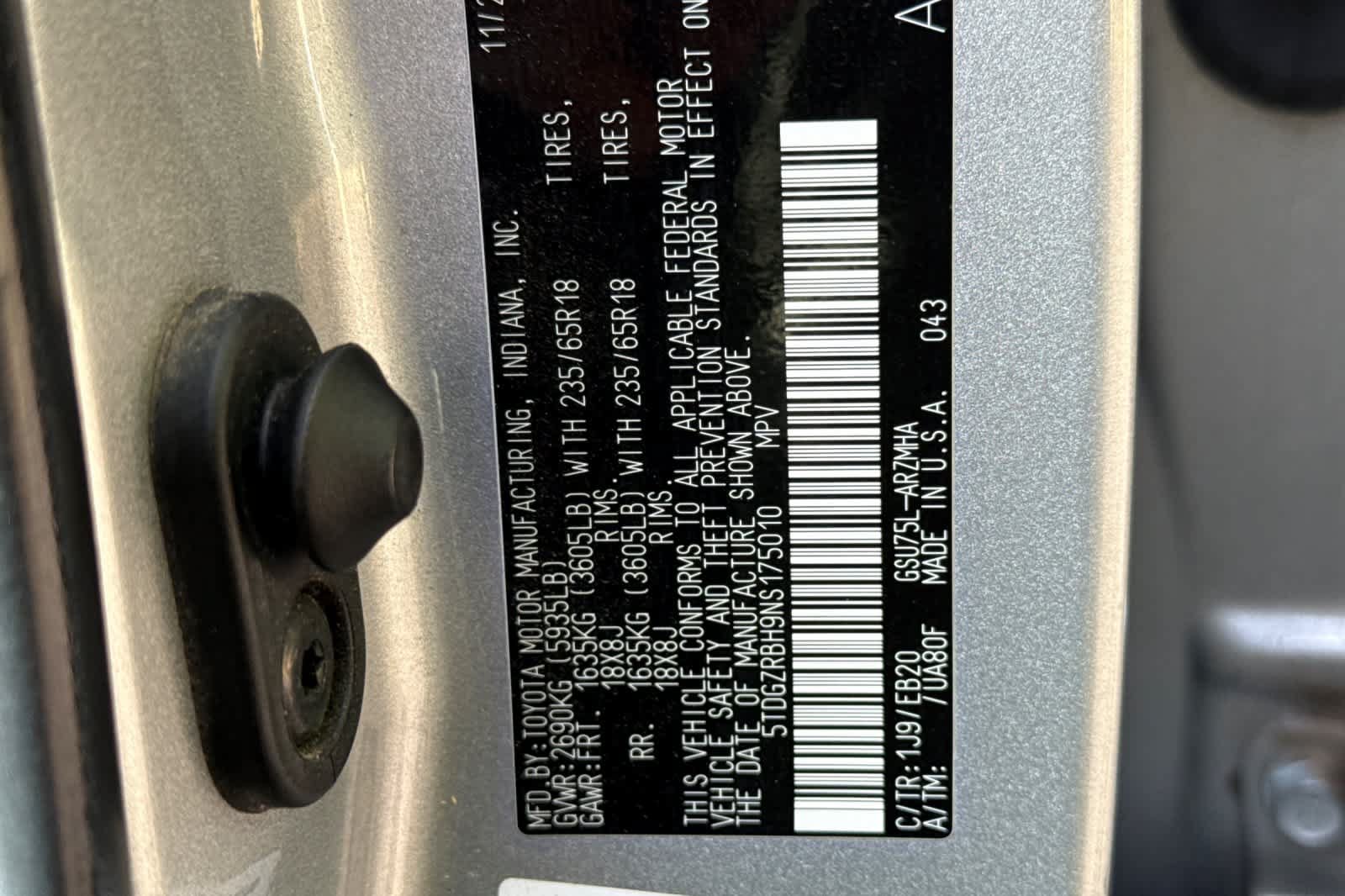 Used 2022 Toyota Highlander XLE AWD/4WD image 29