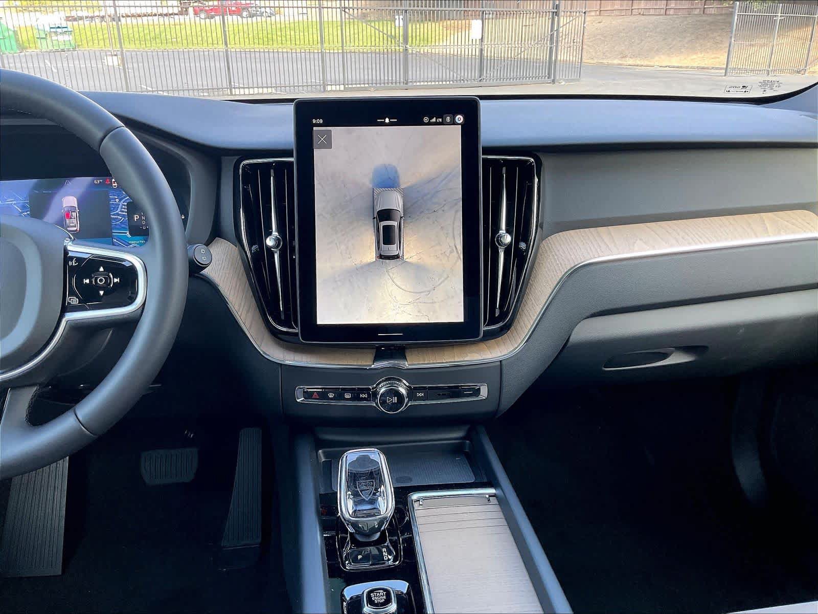 New 2027 Volvo XC60 T8 Plus AWD/4WD image 9