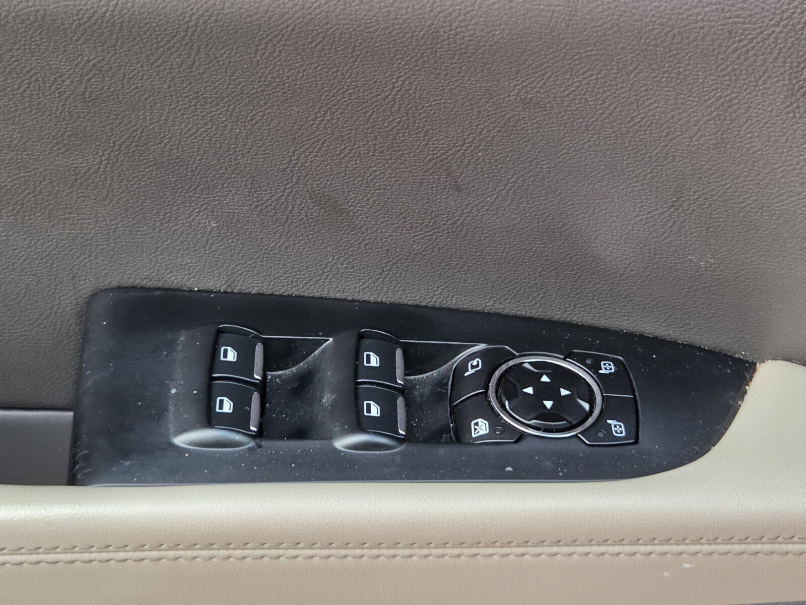 Used 2023 Lincoln Nautilus FWD w/ Premium Package image 28