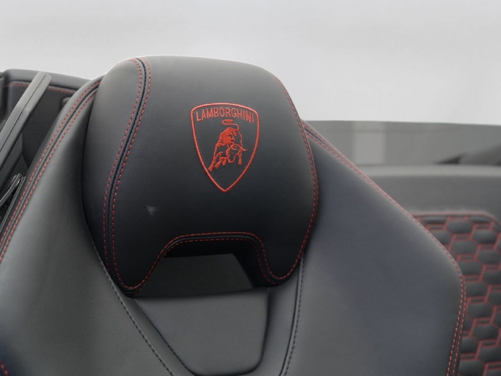 Used 2017 Lamborghini Huracan LP 580-2 RWD image 22