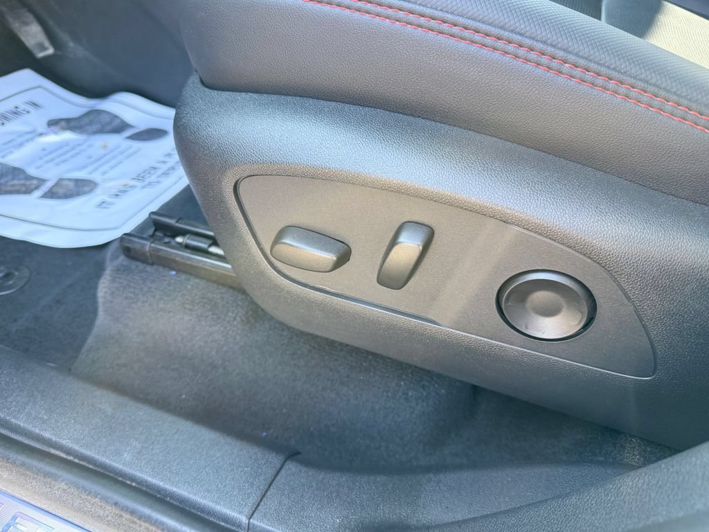 Used 2025 Chevrolet Traverse RS w/ LPO, Floor Liner Package AWD/4WD image 24