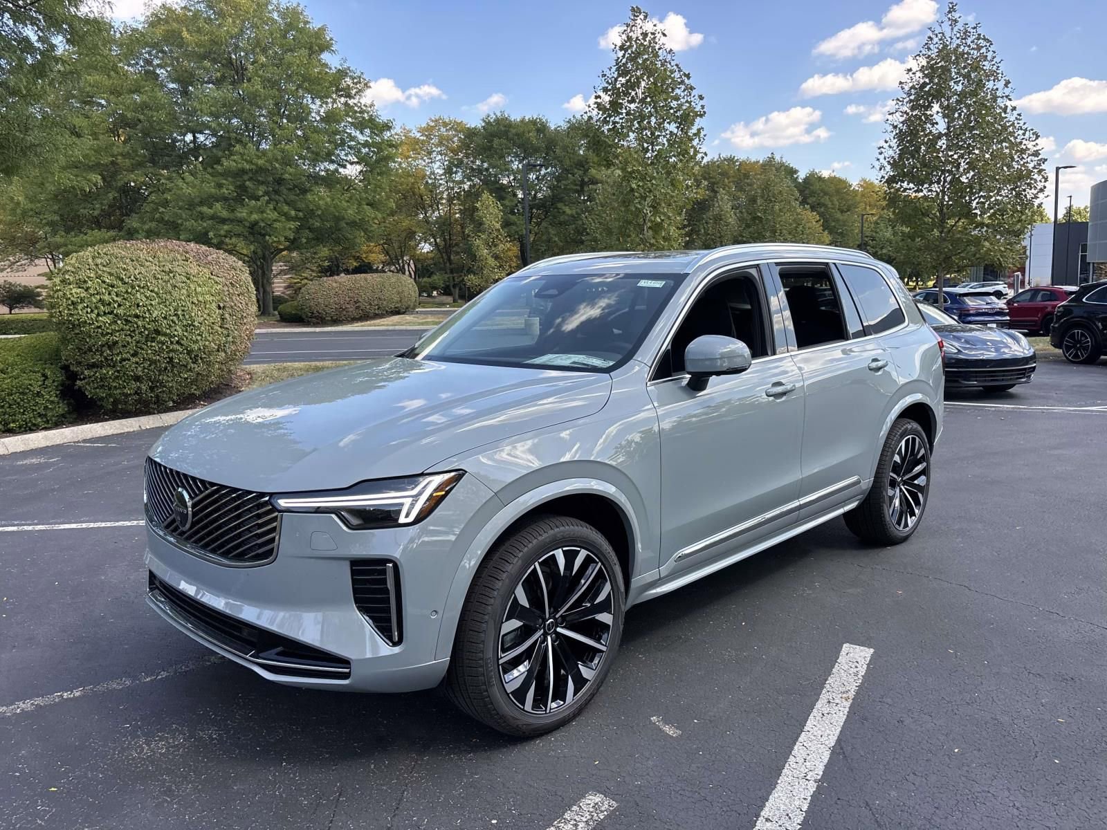 New 2026 Volvo XC90 B6 Plus w/ Protection Package Premier image 3