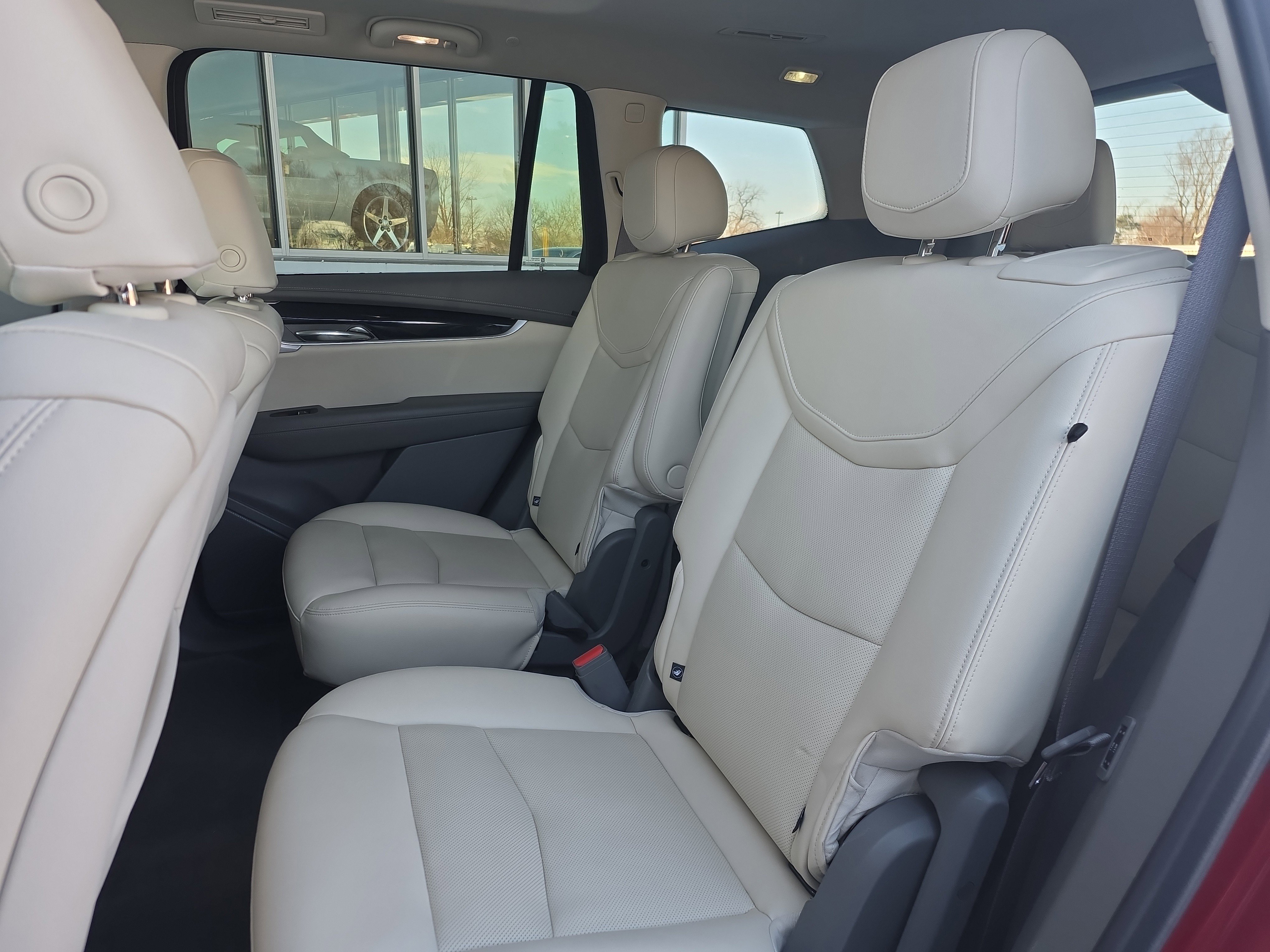 Used 2025 Cadillac XT6 Premium Luxury image 33