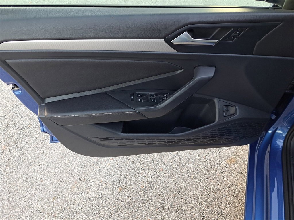 Used 2023 Volkswagen Jetta Sport image 15