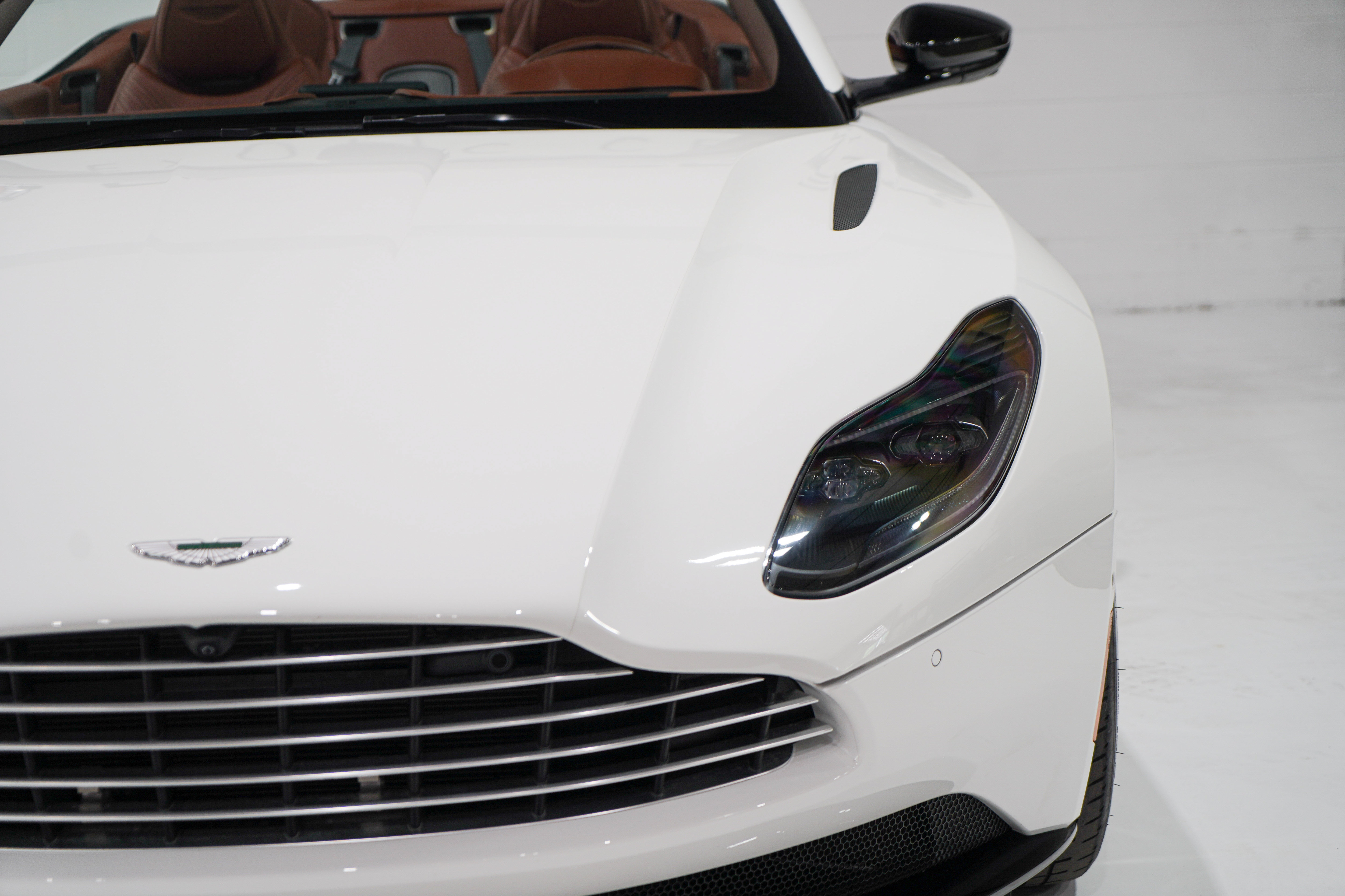 Used 2020 Aston Martin DB11 Volante RWD image 29