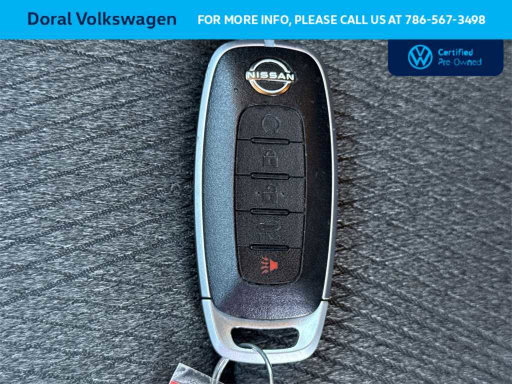 Used 2024 Nissan Rogue SV image 27