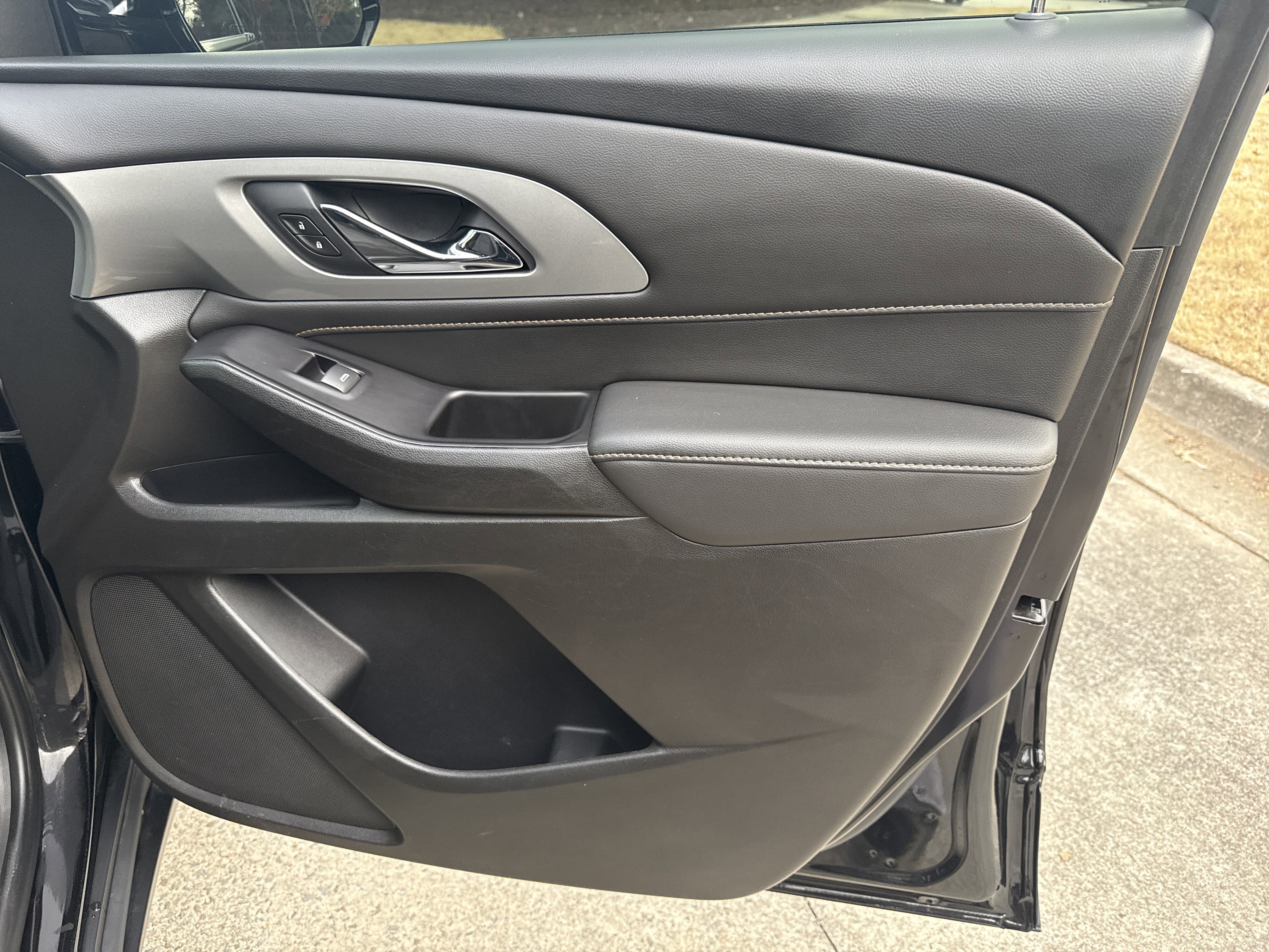 Used 2020 Chevrolet Traverse LS w/ LPO, Blackout Package image 14