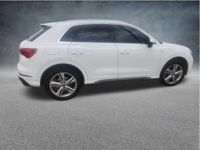 Used 2020 Audi Q3 2.0T Premium w/ Convenience Package AWD/4WD image 2