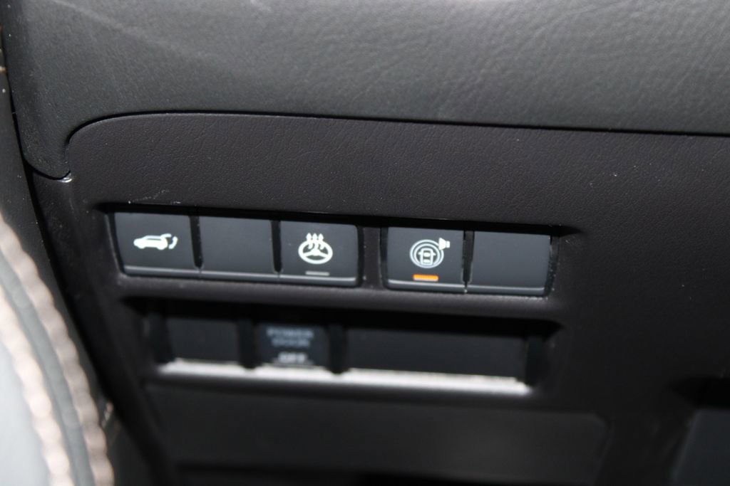 Used 2024 Nissan Armada Platinum w/ Captain's Chairs Package image 42