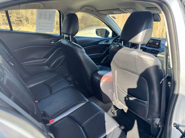 Used 2017 MAZDA MAZDA3 Touring FWD image 16