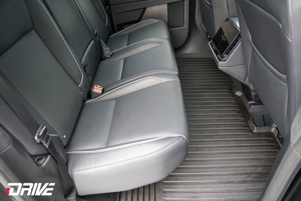 Used 2024 Tesla Cybertruck AWD Crew Cab image 38