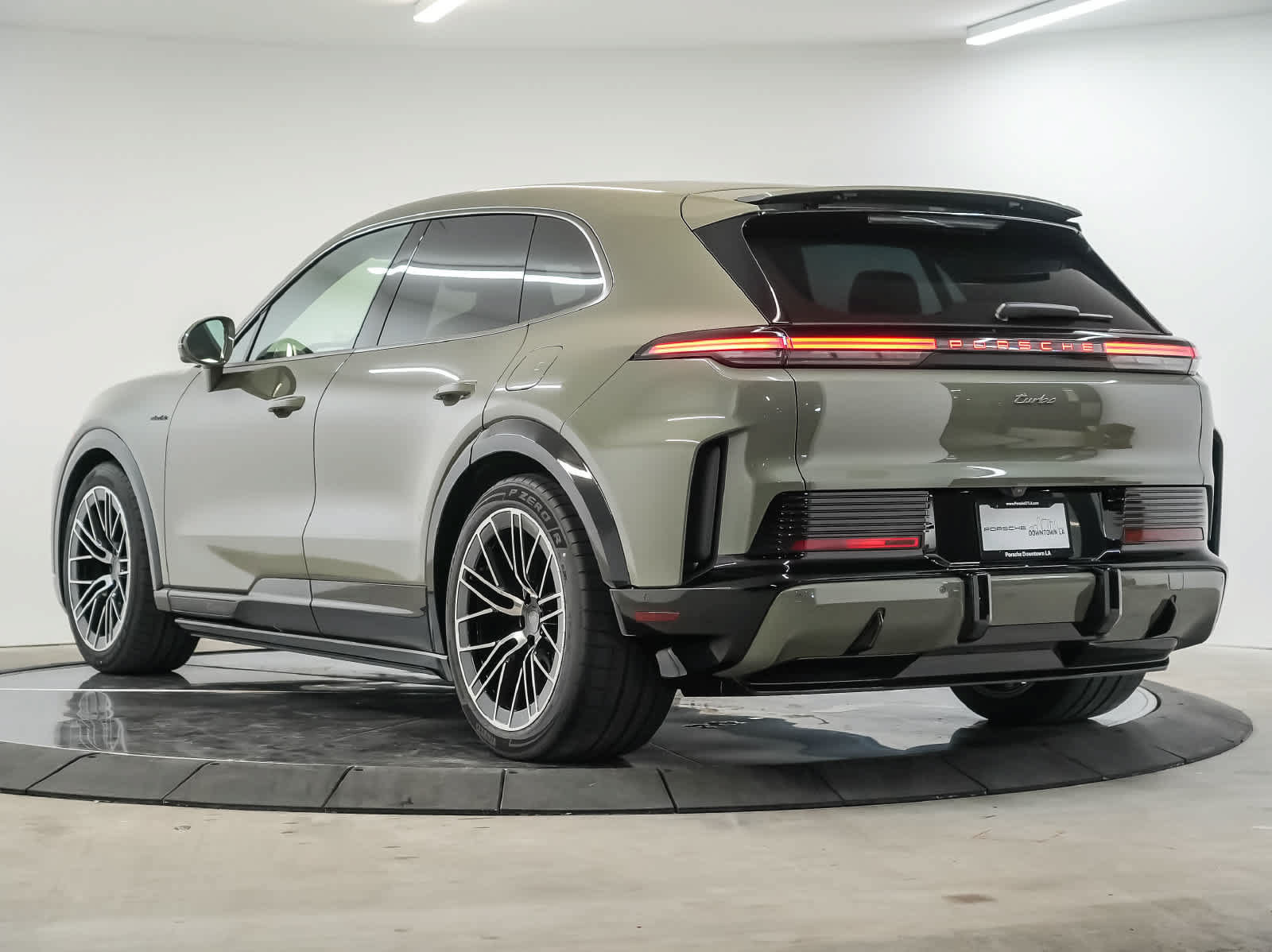New 2026 Porsche Cayenne Turbo Electric AWD/4WD image 3
