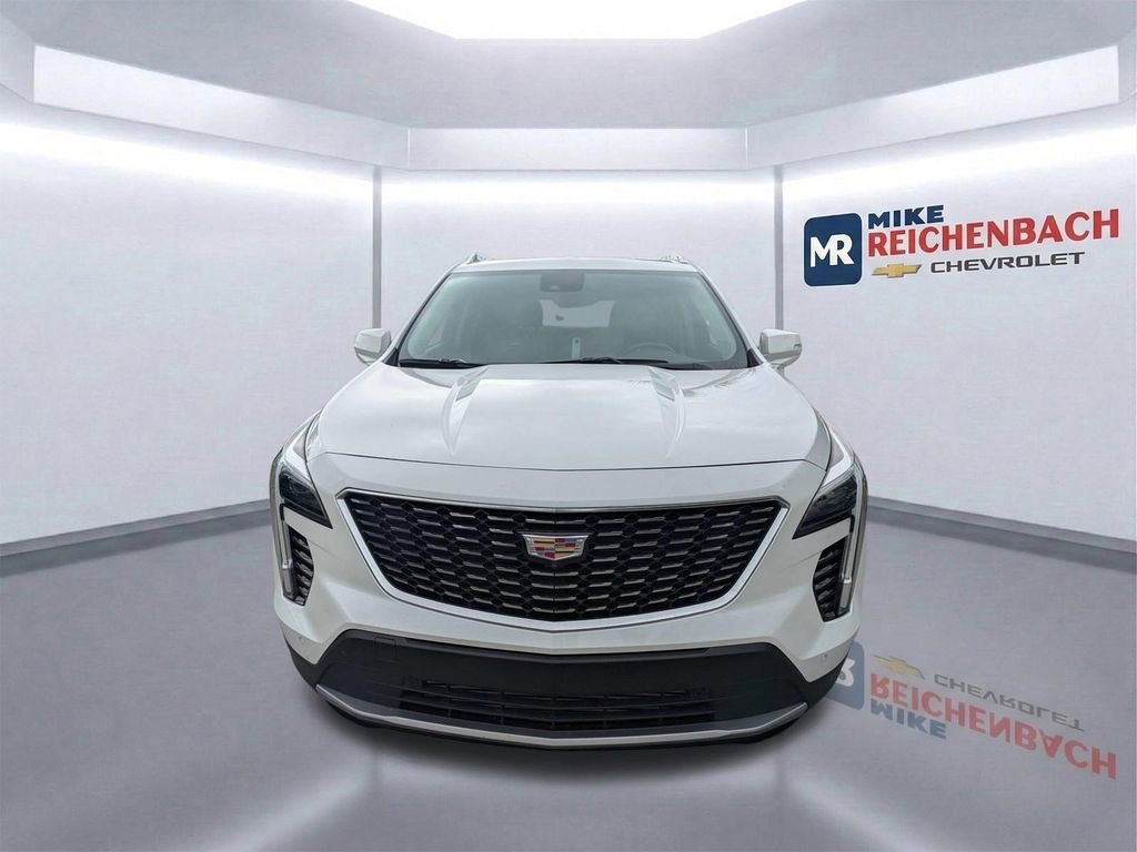 Used 2023 Cadillac XT4 Premium Luxury w/ Technology Package FWD image 8