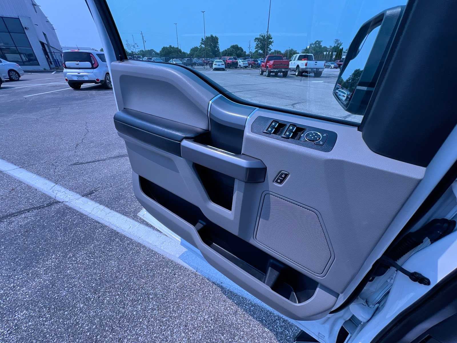 Used 2020 Ford F150 XLT w/ Equipment Group 301A Mid RWD image 31