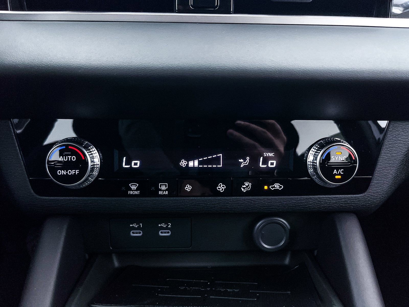 New 2025 Mitsubishi Outlander ES image 17