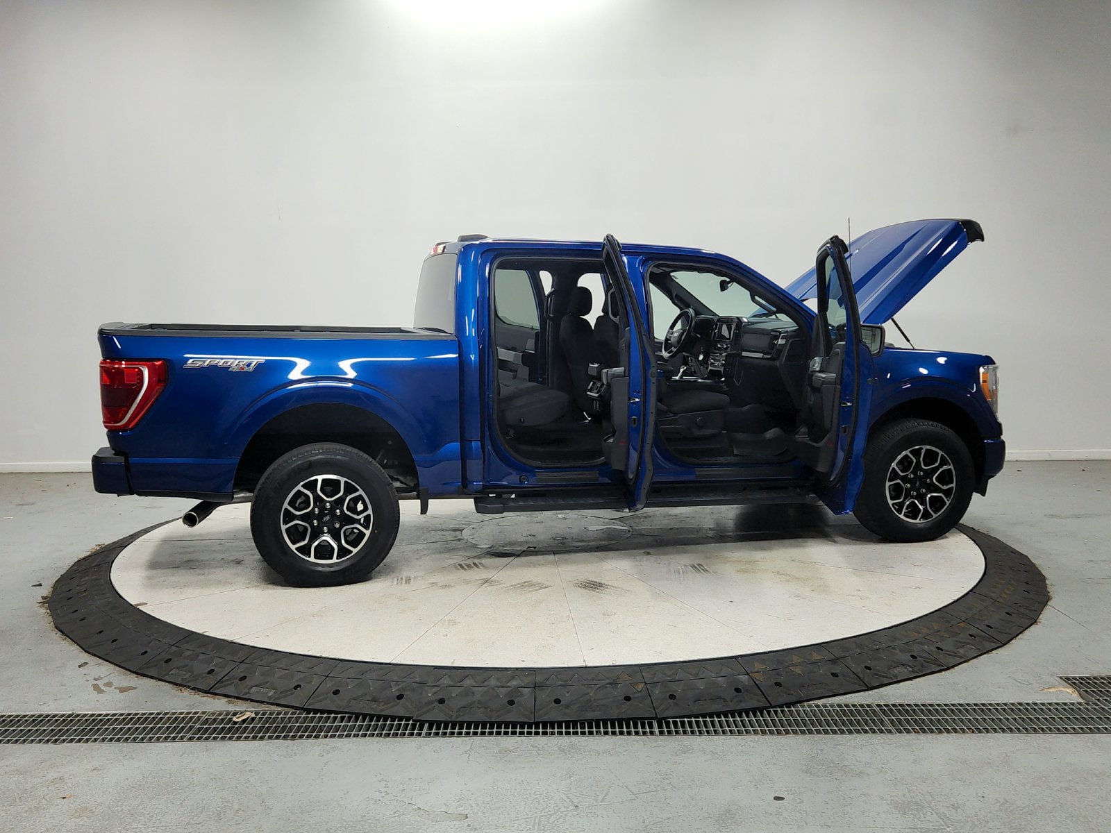 Used 2022 Ford F150 XLT w/ Equipment Group 301A Mid AWD/4WD image 17