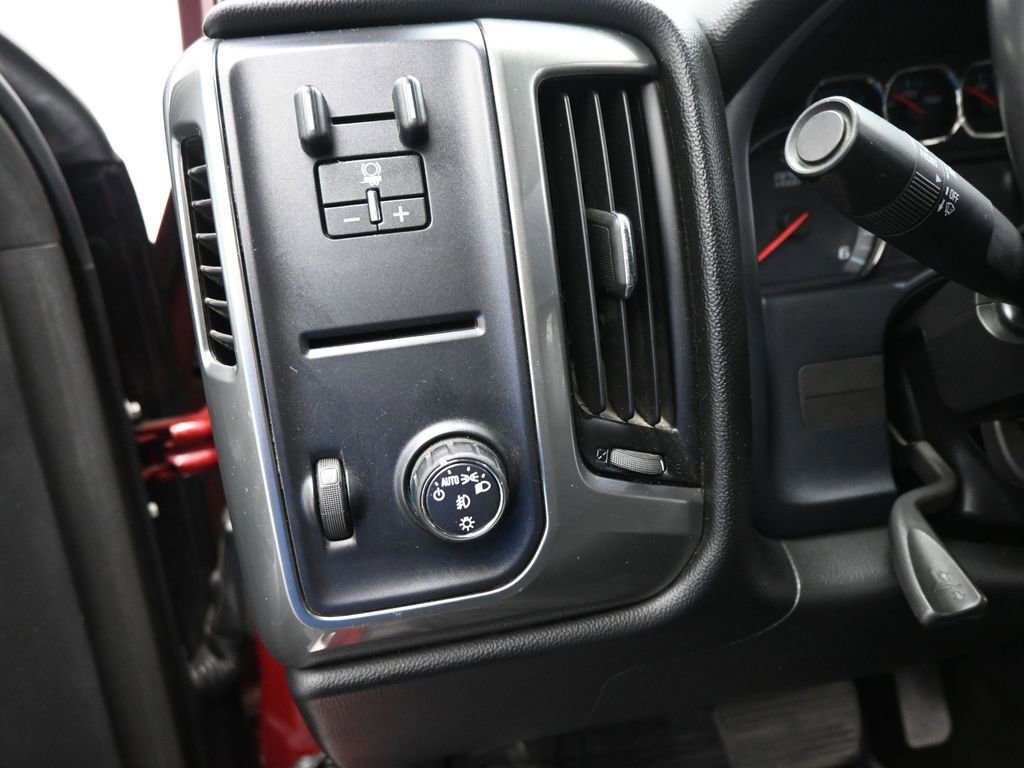 Used 2018 Chevrolet Silverado 1500 LT w/ All Star Edition image 12