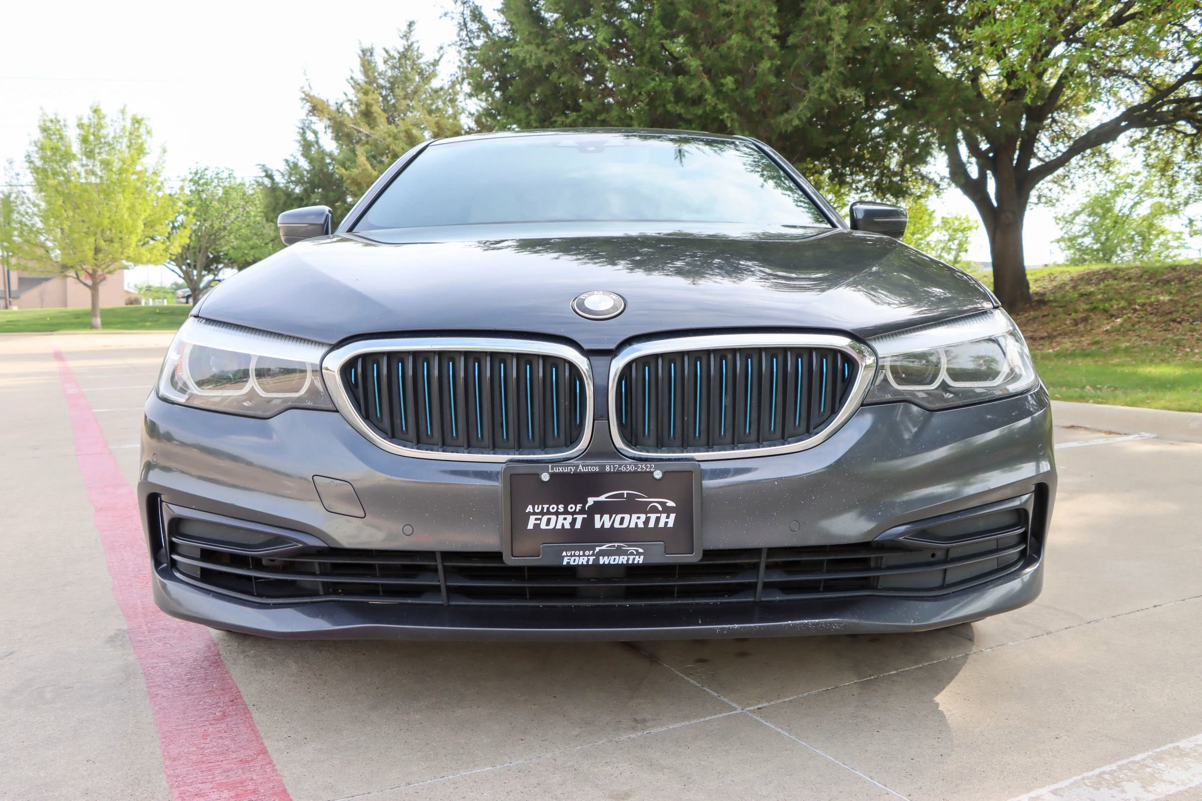 Used 2019 BMW 530e w/ Convenience Package image 2