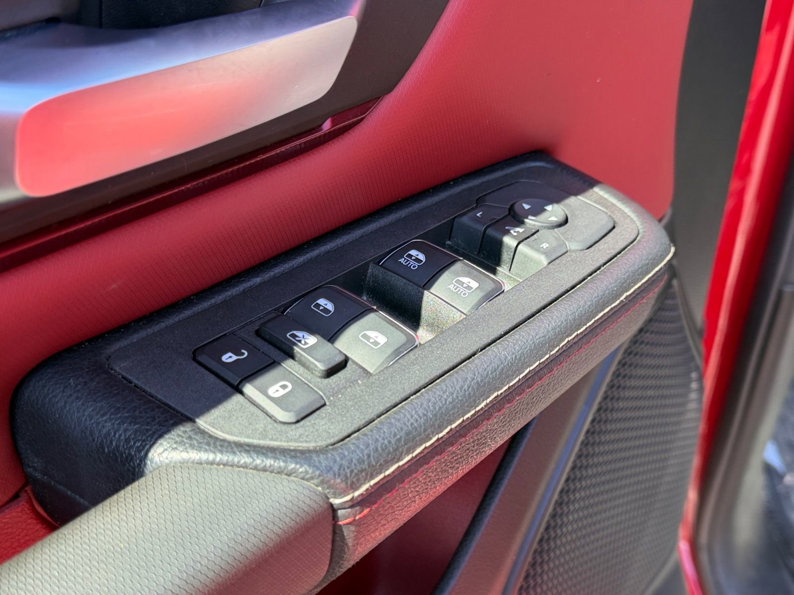 Used 2025 RAM 1500 Rebel AWD/4WD image 18