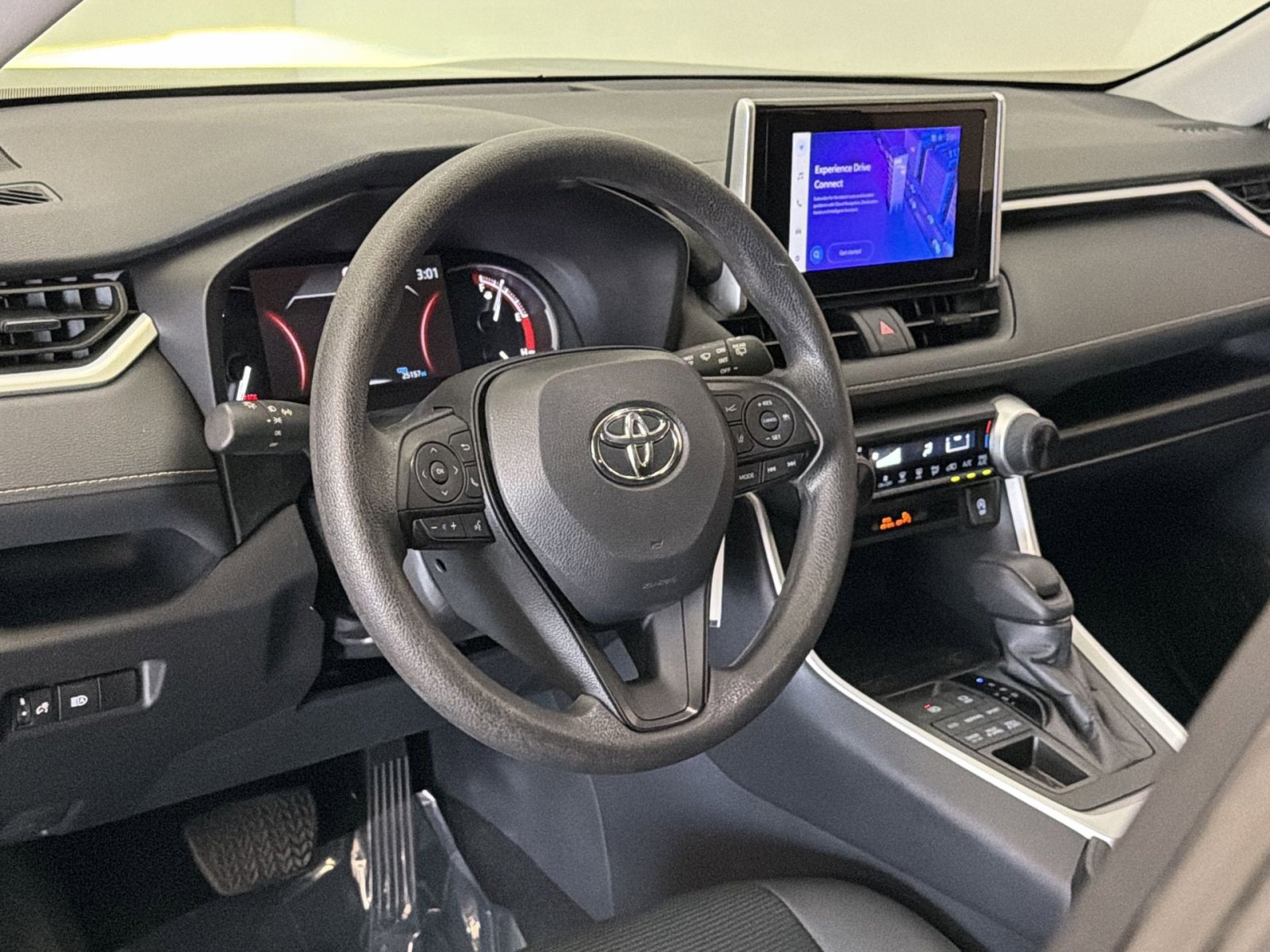 Used 2024 Toyota RAV4 LE AWD/4WD image 17