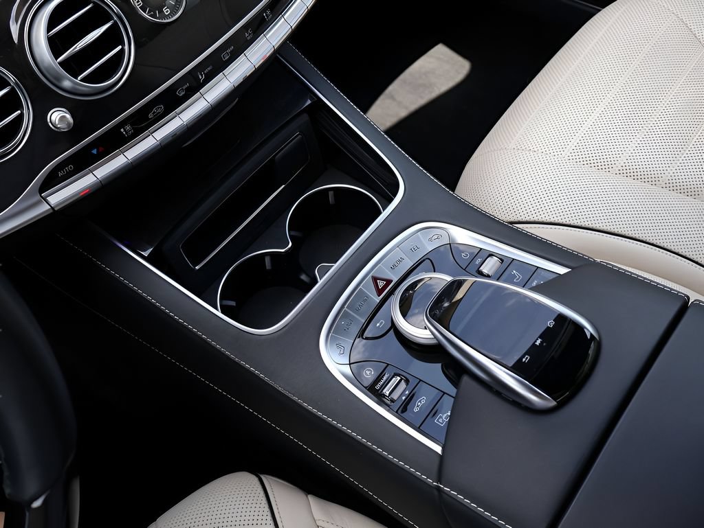 Used 2020 Mercedes-Benz S 560 4MATIC Sedan image 27