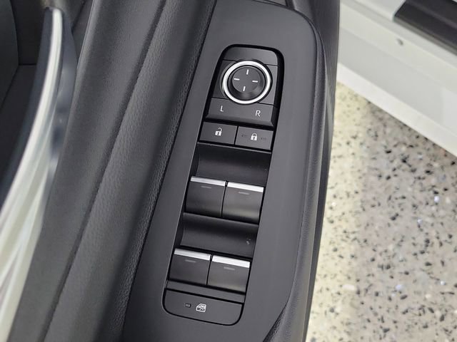 Used 2025 Toyota Prius image 22