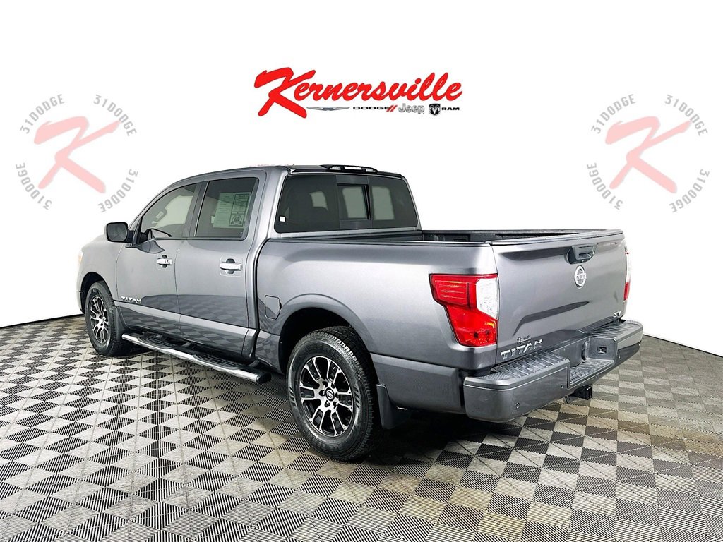 Used 2021 Nissan Titan SV w/ SV Convenience Package image 5