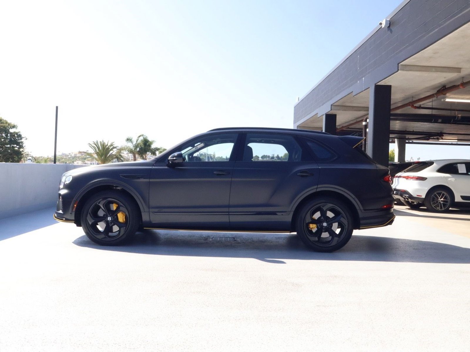 Certified 2025 Bentley Bentayga AWD/4WD image 6