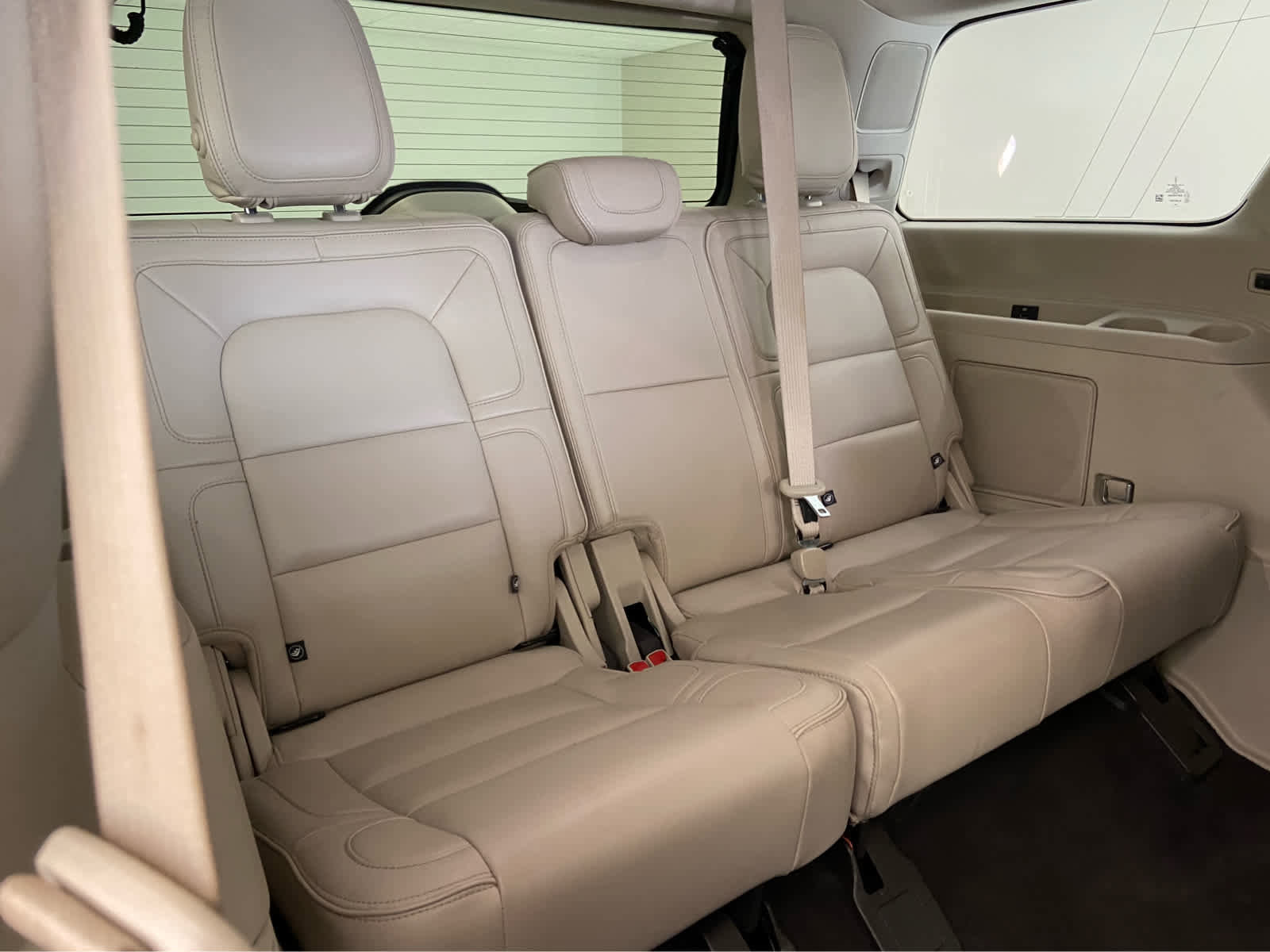 Used 2019 Lincoln Navigator Reserve image 16