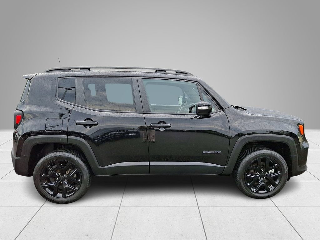 Used 2022 Jeep Renegade Latitude AWD/4WD image 8