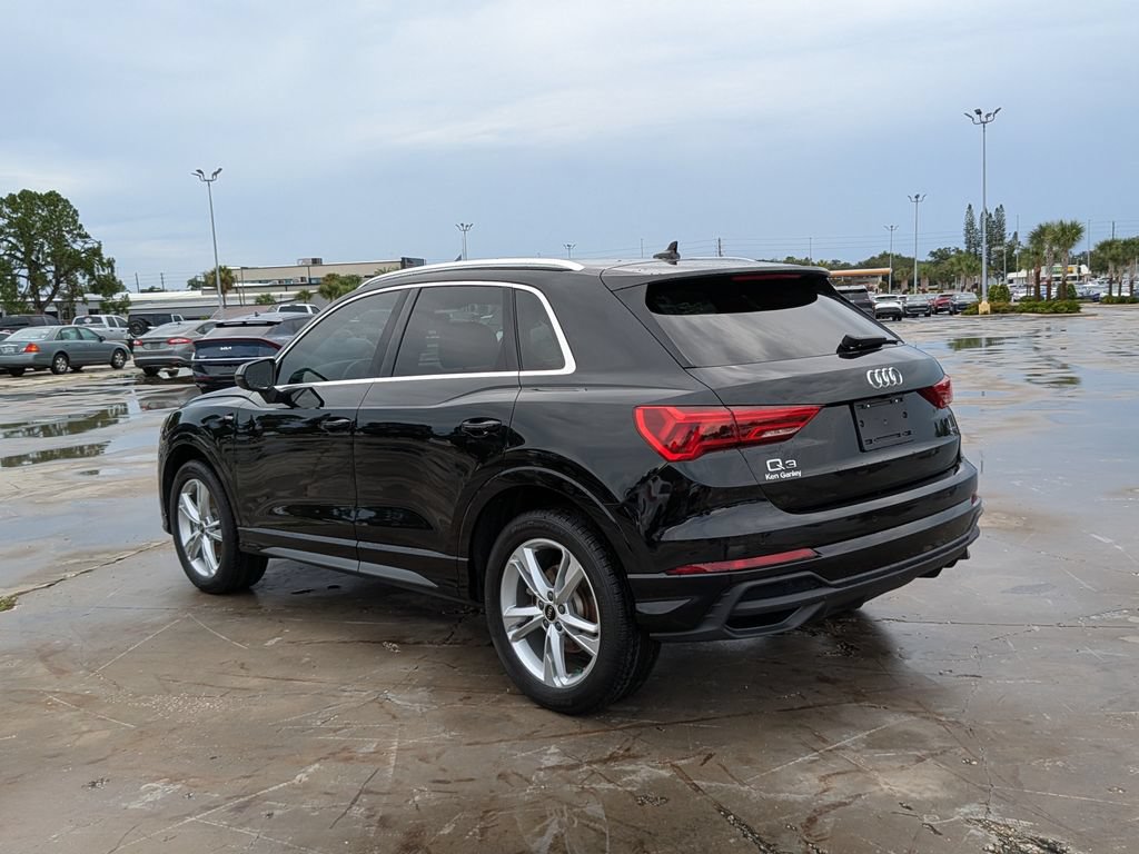 Used 2024 Audi Q3 2.0T Premium w/ Convenience Package AWD/4WD image 6
