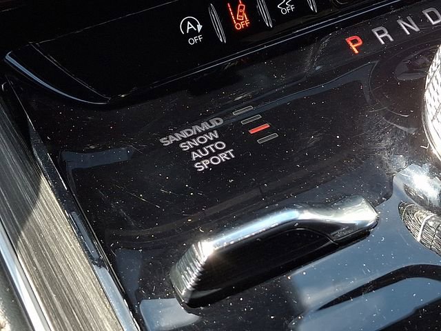 Used 2024 Jeep Wagoneer L Series II w/ Flexible Seating Group image 24