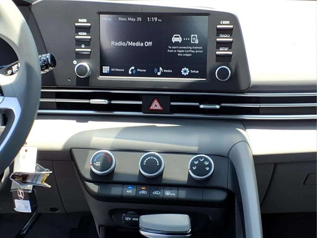 New 2026 Hyundai Elantra SE FWD image 11