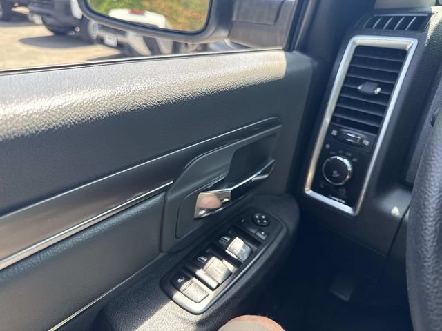 Used 2021 RAM 1500 Classic SLT RWD image 33