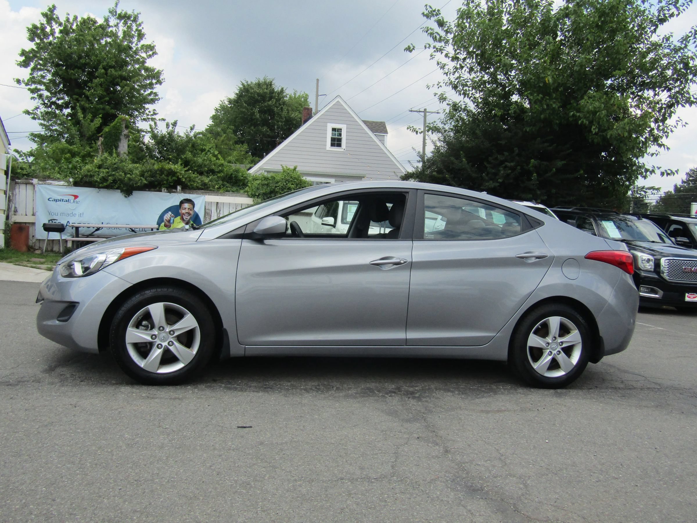 Used 2013 Hyundai Elantra GLS FWD image 4